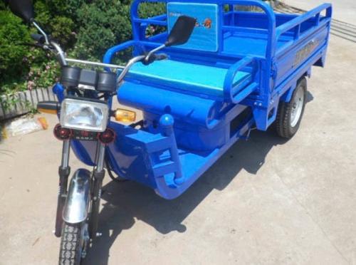 新购电动货运三轮车电瓶首次充电指南