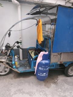 闲置电瓶三轮车转让 优质摆摊车，因事急售